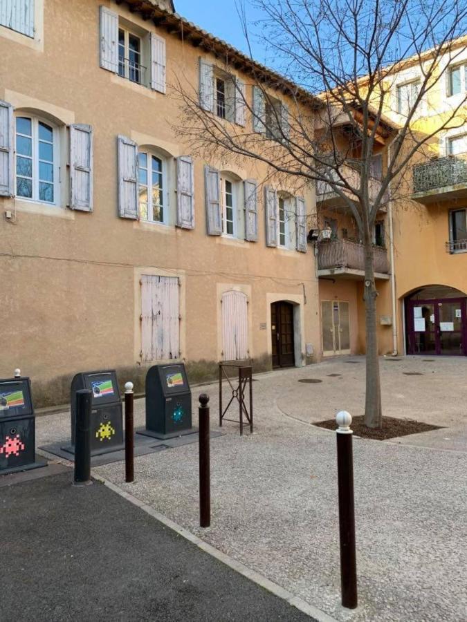 Studio Cosy Dans Le Centre-Ville Historique L'Isle-sur-la-Sorgue Exterior photo